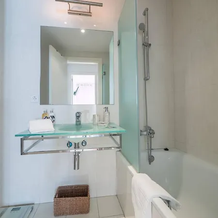 Flamingos - Spacious 2 Bedroom With Ac And Outdoor Area * Lisboa